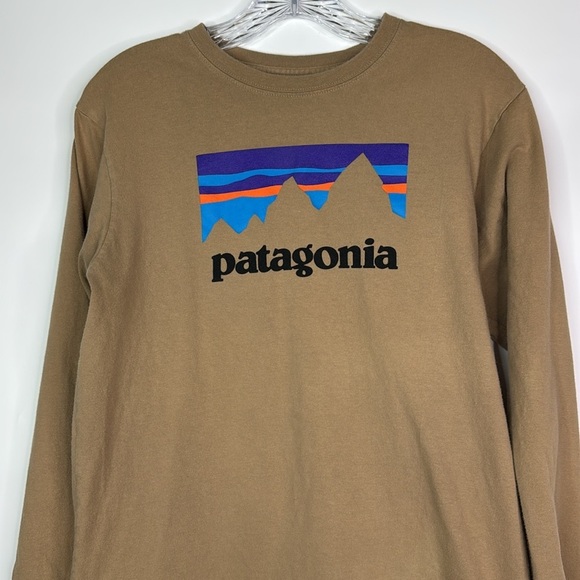 Patagonia Shop Sticker Long Sleeve Crewneck Shirt Size Small - Picture 2 of 9